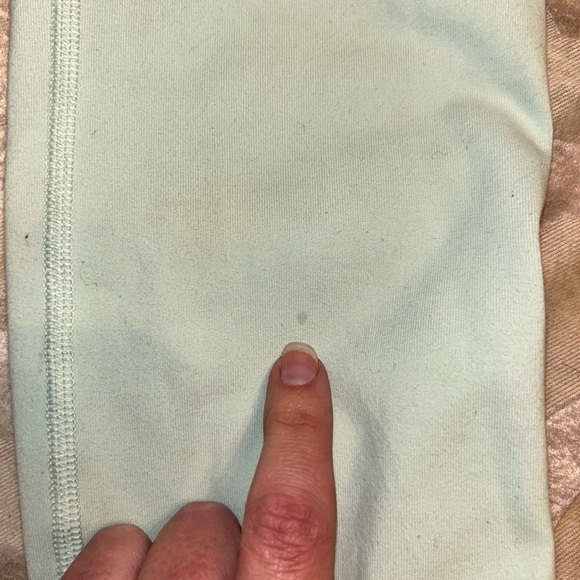 Lululemon sz 6, light mint green leggings - retail $98 - Picture 6 of 9